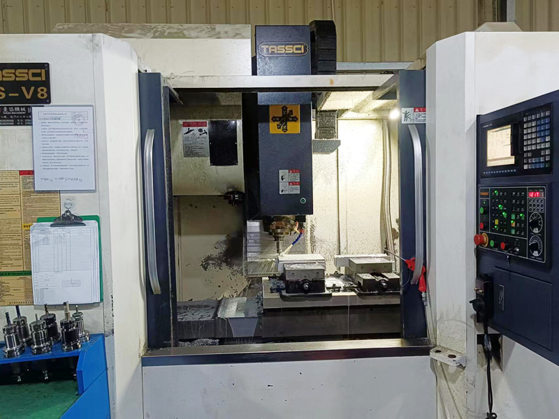 Three-axis machining center