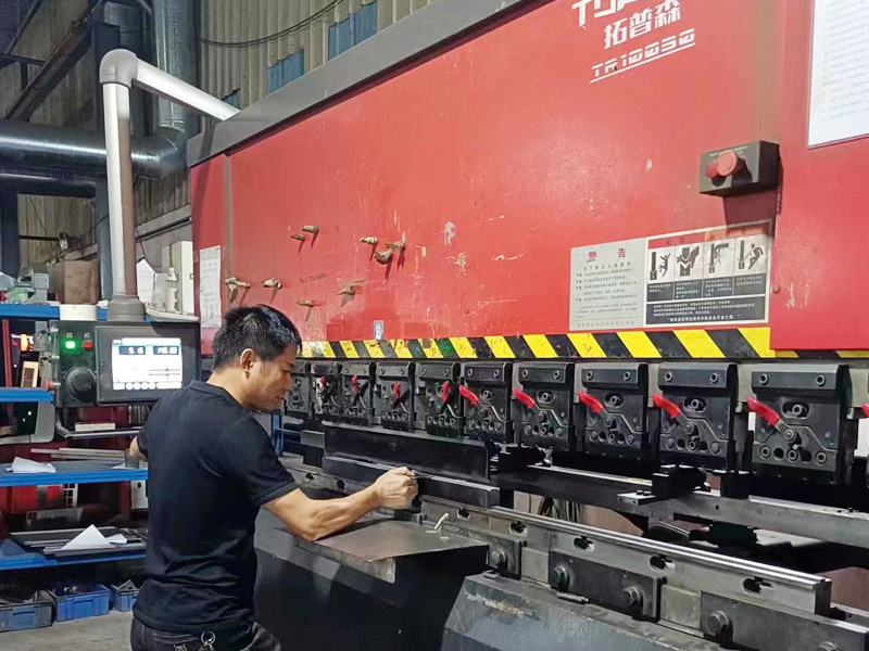 Bending machine