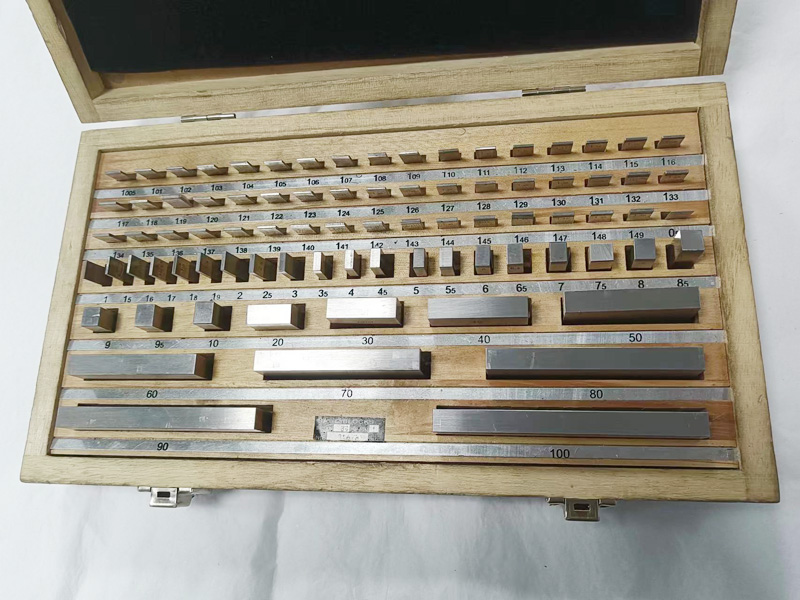 Precision block gauge