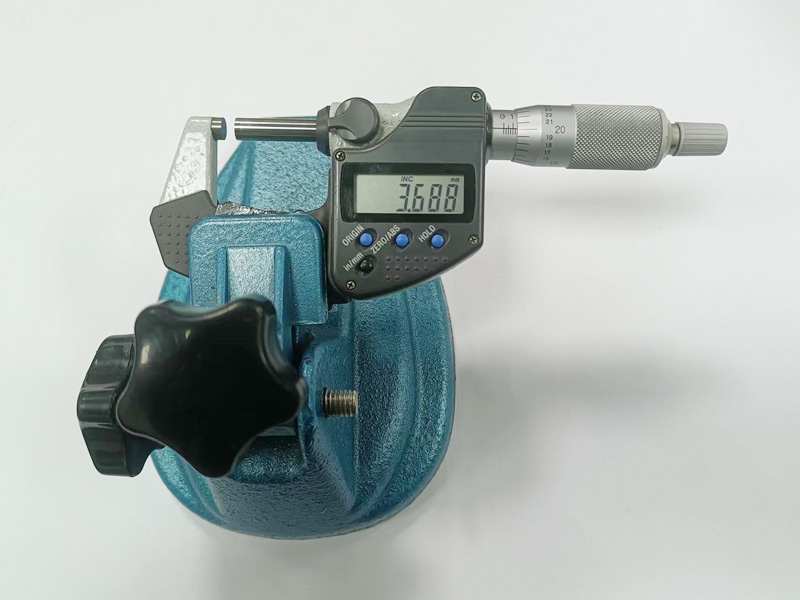Precision outer diameter micrometer